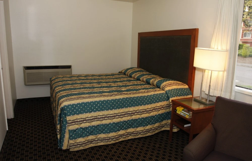 Hotel in Portland Testimonial Pictures