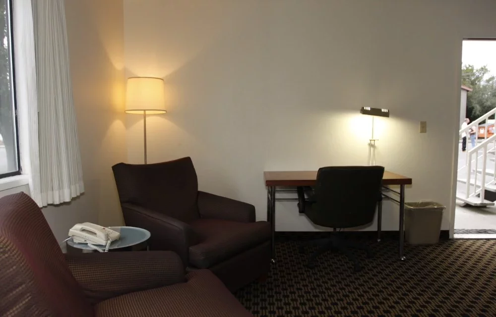 Queen Non-Smoking Kitchen Room with Couch in Portland