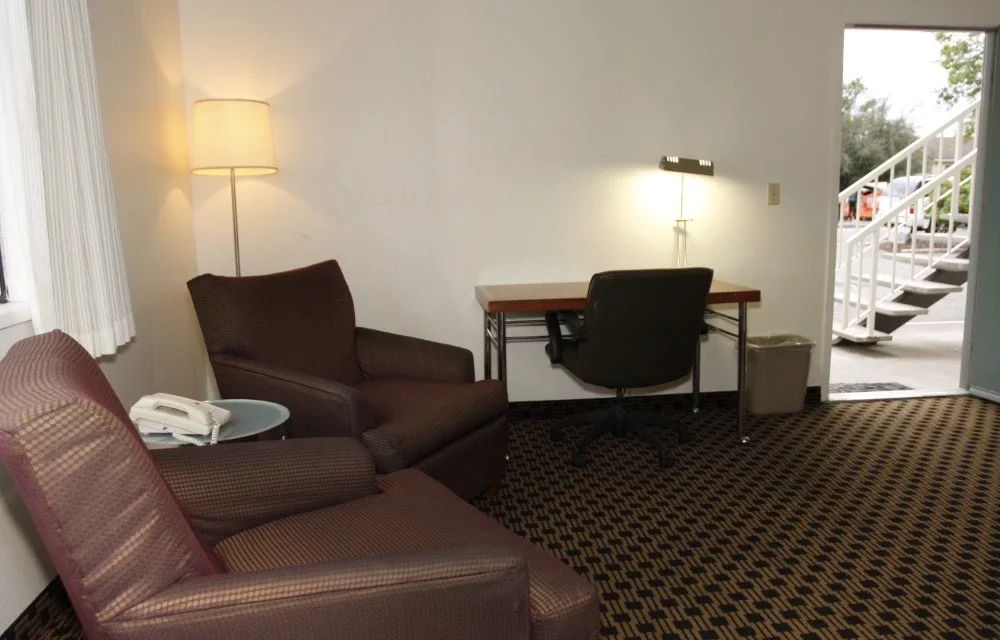 King Room with Couch in Portland